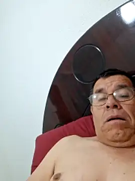 Snapshot of eros3442 chatting on 02/05/26, 04:50 eros3442 online show from 02/05/26, 04:50