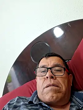 Snapshot of eros3442 chatting on 02/20/26, 12:18 eros3442 online show from 02/20/26, 12:18