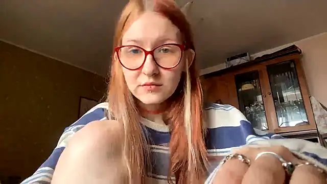 LaureenVielma online show from 02/15/26, 07:51