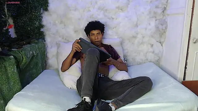 Snapshot of Walkers05 chatting on 03/02/26, 03:41 Walkers05 online show from 03/02/26, 03:41