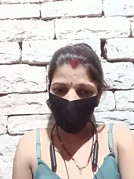 Snapshot of Divya-11431 chatting on 06/20/26, 08:39 Divya-11431 online show from 06/20/26, 08:39