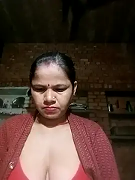 Snapshot of Pooja_sahu chatting on 02/17/26, 06:25 Pooja sahu online show from 02/17/26, 06:25