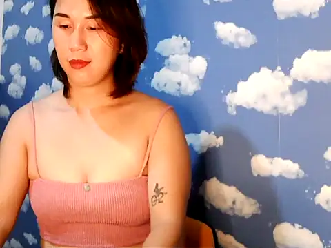 Snapshot of Kitty_Bear02 chatting on 02/11/26, 02:44 Kitty Bear02 online show from 02/11/26, 02:44