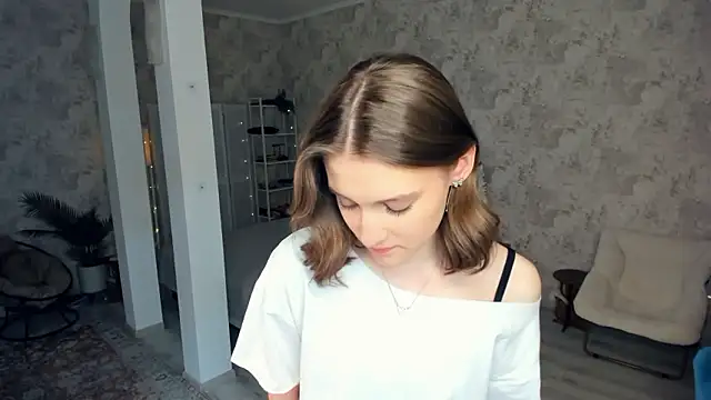 LianneBynon online show from 03/01/26, 08:16