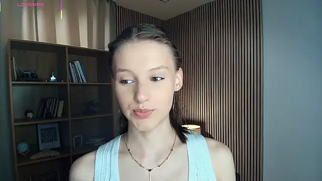 LianneBynon online show from 07/19/26, 08:40