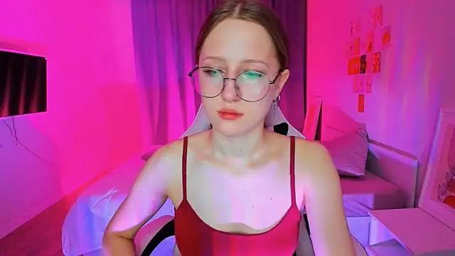 Vega Taylor online show from 03/05/26, 03:57