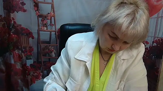 Snapshot of RenataDaster chatting on 05/15/26, 11:06 RenataDaster online show from 05/15/26, 11:06