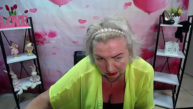 Snapshot of RenataDaster chatting on 05/23/26, 04:55 RenataDaster online show from 05/23/26, 04:55