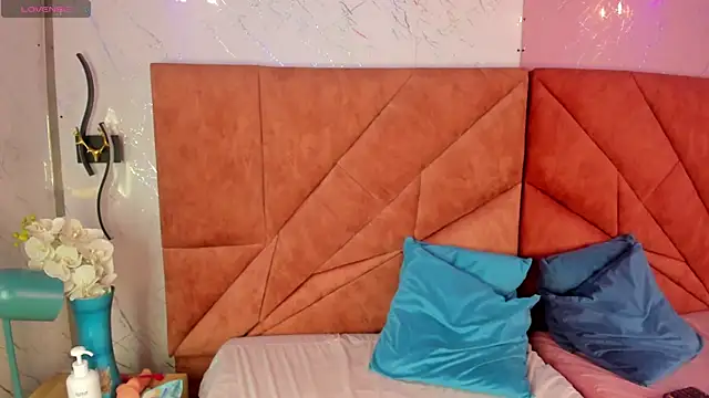 Alanna Lima online show from 05/15/26, 01:45