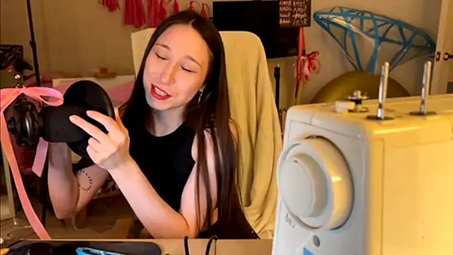 Snapshot of karinasun chatting on 02/21/26, 03:35 karinasun online show from 02/21/26, 03:35