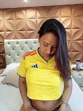 Snapshot of MiaSantana_ chatting on 06/17/26, 10:10 MiaSantana online show from 06/17/26, 10:10