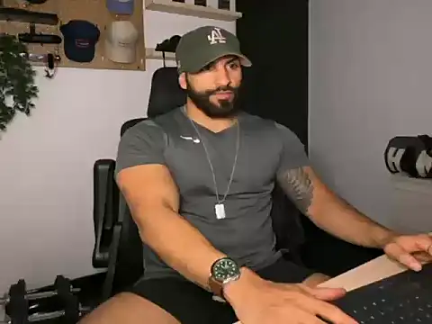 Snapshot of SamDornan51 chatting on 02/05/26, 01:32 SamDornan51 online show from 02/05/26, 01:32