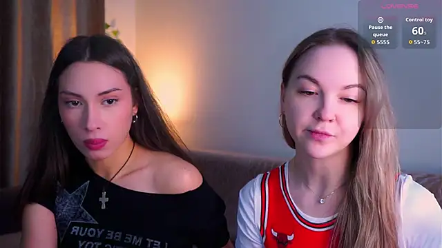 AricaPetties online show from 04/08/26, 05:13