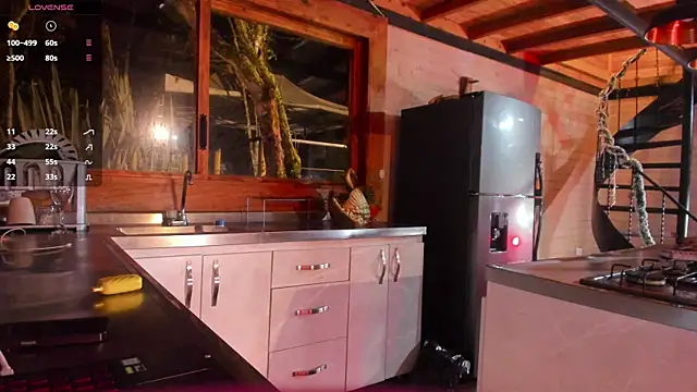 Snapshot of Bonnie_andclyde chatting on 02/13/26, 06:42 Bonnie andclyde online show from 02/13/26, 06:42