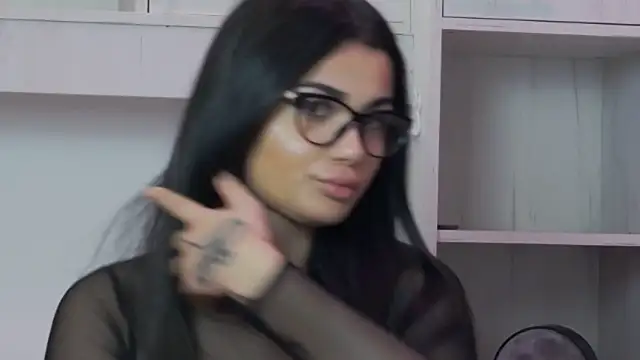 Snapshot of MayaMadison chatting on 02/08/26, 09:29 MayaMadison online show from 02/08/26, 09:29