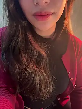 QuynhAnh 2k1 online show from 02/09/26, 07:34