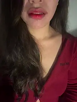 QuynhAnh 2k1 online show from 02/14/26, 04:59