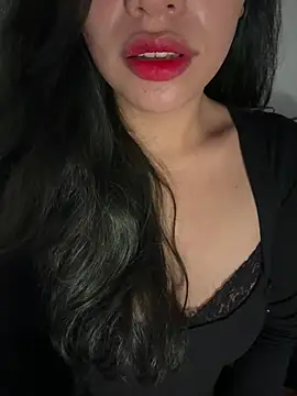 QuynhAnh 2k1 online show from 02/19/26, 09:44