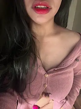 QuynhAnh 2k1 online show from 02/21/26, 05:47