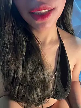 QuynhAnh 2k1 online show from 02/23/26, 09:28