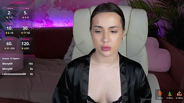 OliviaMoore  online show from 03/04/26, 06:58