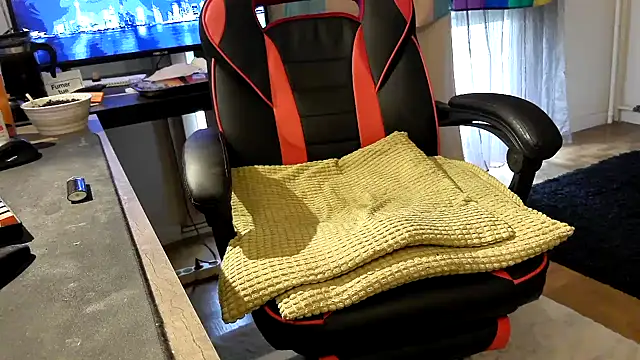 LovelyMeli online show from 04/10/26, 06:18