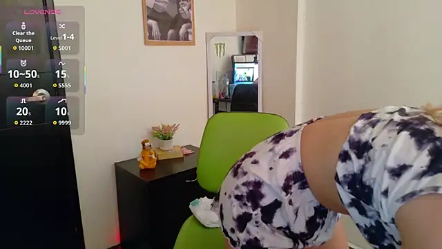 PaulaSantanaOf online show from 04/11/26, 05:50