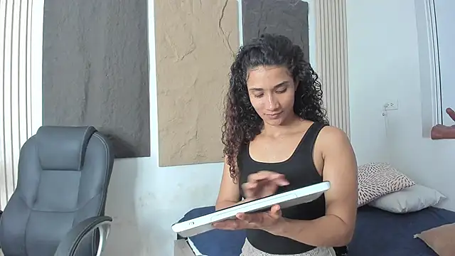 Snapshot of marian_rios chatting on 02/15/26, 11:19 marian rios online show from 02/15/26, 11:19