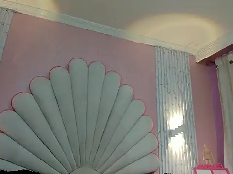 Snapshot of Kateemos chatting on 02/13/26, 01:40 Kateemos online show from 02/13/26, 01:40