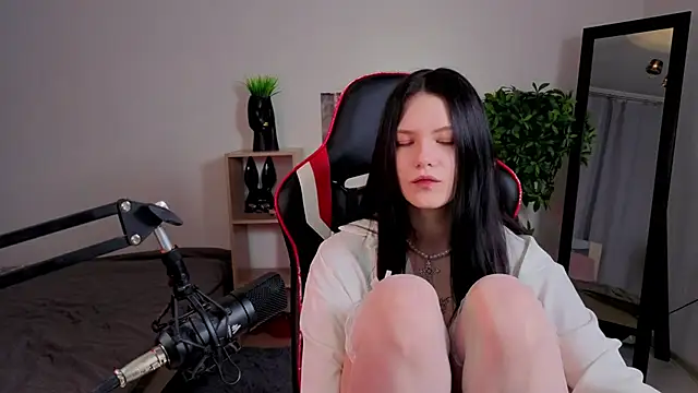 Snapshot of Maria_trend chatting on 02/12/26, 05:08 Maria trend online show from 02/12/26, 05:08