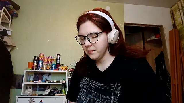 Snapshot of VannessaDillenbeck chatting on 02/04/26, 08:09 VannessaDillenbeck online show from 02/04/26, 08:09