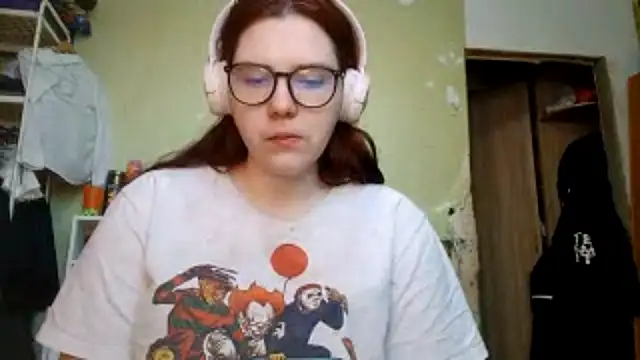 Snapshot of VannessaDillenbeck chatting on 02/13/26, 10:44 VannessaDillenbeck online show from 02/13/26, 10:44