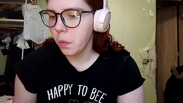 Snapshot of VannessaDillenbeck chatting on 02/25/26, 06:12 VannessaDillenbeck online show from 02/25/26, 06:12