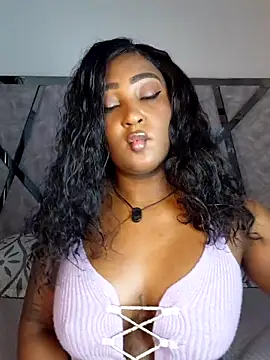 Snapshot of Denise_wolfe21 chatting on 06/19/26, 04:11 Denise wolfe21 online show from 06/19/26, 04:11