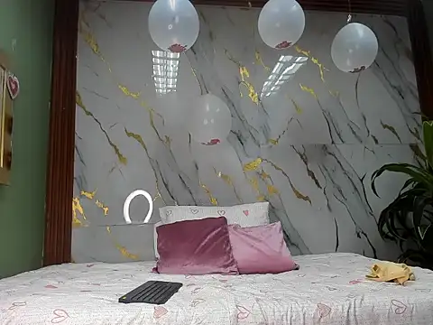 Snapshot of Amanda_Rossi chatting on 02/23/26, 07:44 Amanda Rossi online show from 02/23/26, 07:44