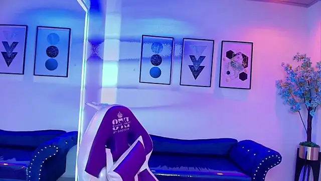 Maddie T18 online show from 03/28/26, 11:54