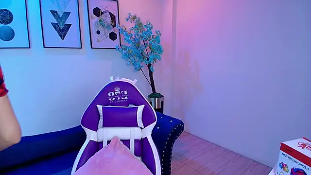 Maddie T18 online show from 05/28/26, 11:29