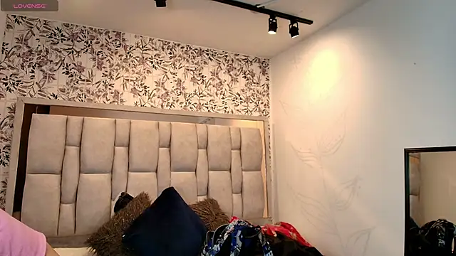 Emily  Cute   online show from 02/26/26, 08:41