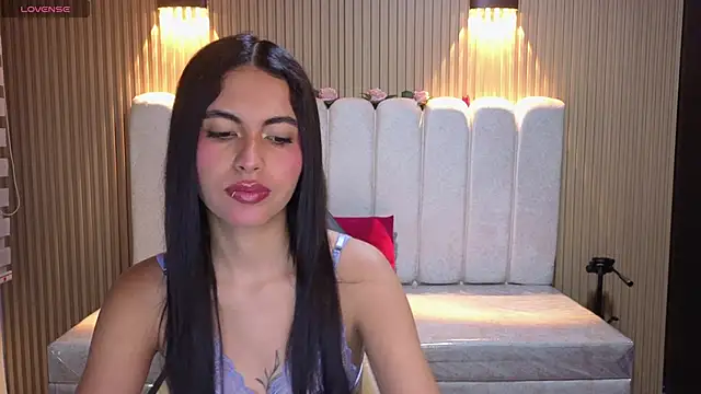Perla lovely  online show from 04/18/26, 12:09