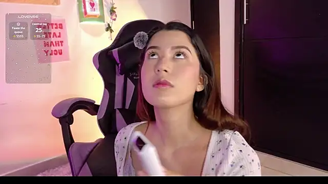 emicute  online show from 02/13/26, 02:57