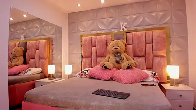 Paris Velvet online show from 02/07/26, 10:13