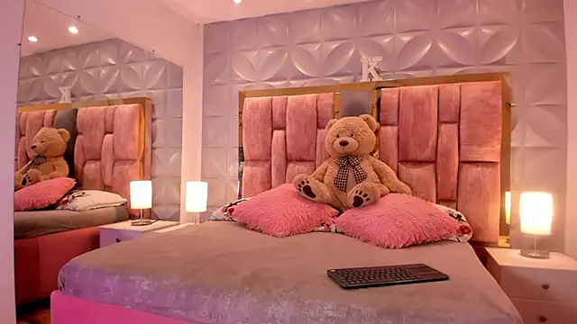 Paris Velvet online show from 02/09/26, 09:52