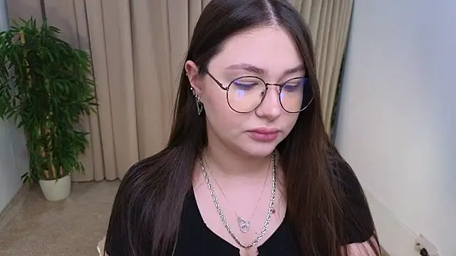 Snapshot of vanessaparadiza chatting on 02/20/26, 02:39 vanessaparadiza online show from 02/20/26, 02:39