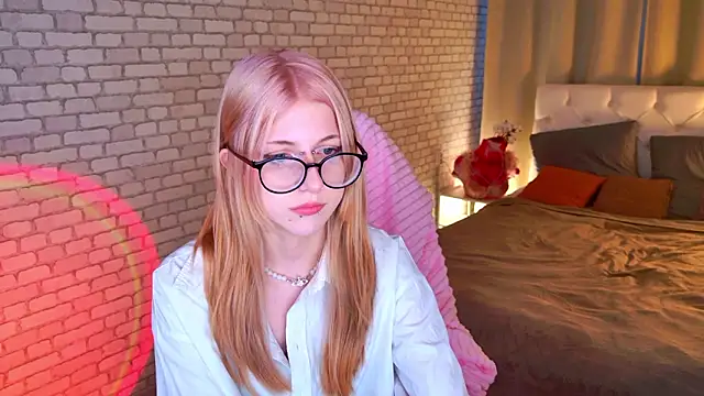 Snapshot of alicedews chatting on 02/11/26, 01:49 alicedews online show from 02/11/26, 01:49