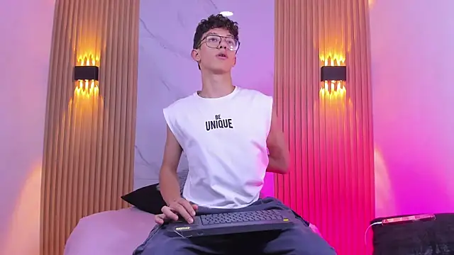 Snapshot of Christopher_Hunter chatting on 02/24/26, 07:56 Christopher Hunter online show from 02/24/26, 07:56