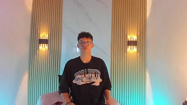 Snapshot of Christopher_Hunter chatting on 03/04/26, 09:54 Christopher Hunter online show from 03/04/26, 09:54