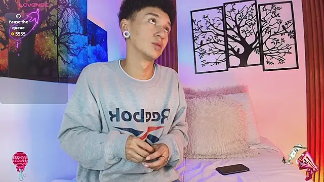 Snapshot of David_Banks_ chatting on 02/10/26, 12:42 David Banks online show from 02/10/26, 12:42