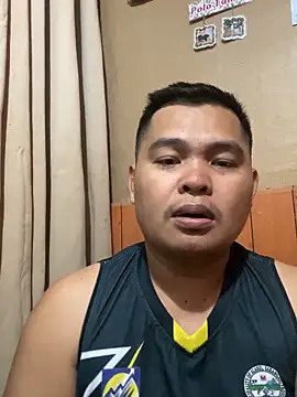 Snapshot of bigloadfox chatting on 03/18/26, 12:47 bigloadfox online show from 03/18/26, 12:47