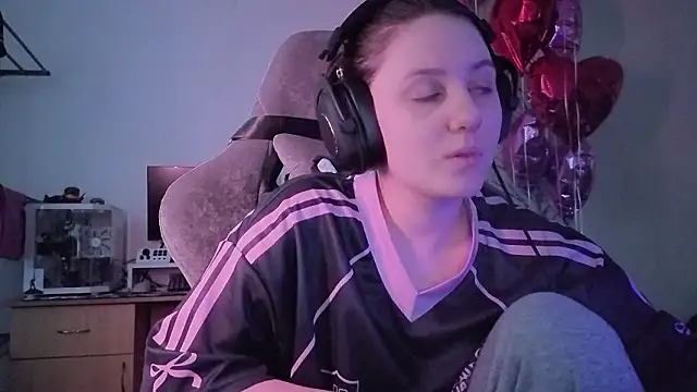 Holy Kveta online show from 02/27/26, 02:55