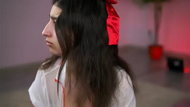 JullyFox online show from 05/19/26, 10:54
